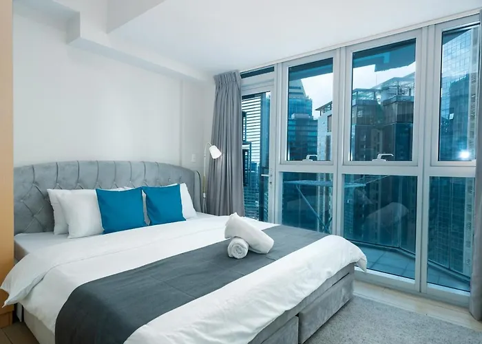 Uptown Parksuites Upscale Spacious Cor Unit Balcony And Views