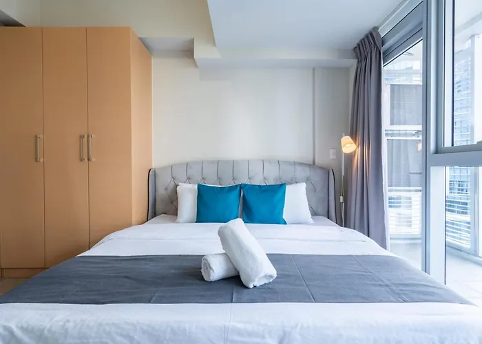 Uptown Parksuites Upscale Spacious Cor Unit Balcony And Views 公寓 *